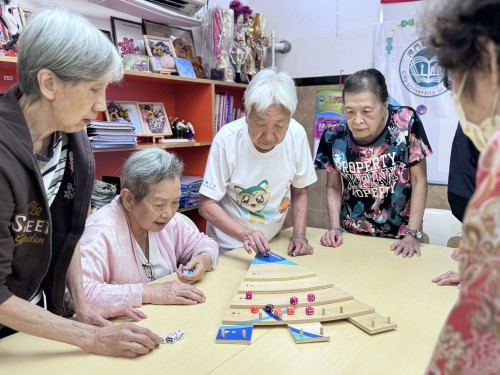 The Academy of Seniors of CityU Macau Uses Diverse Board Games to Connect Seniors’ Childlike Hearts ...